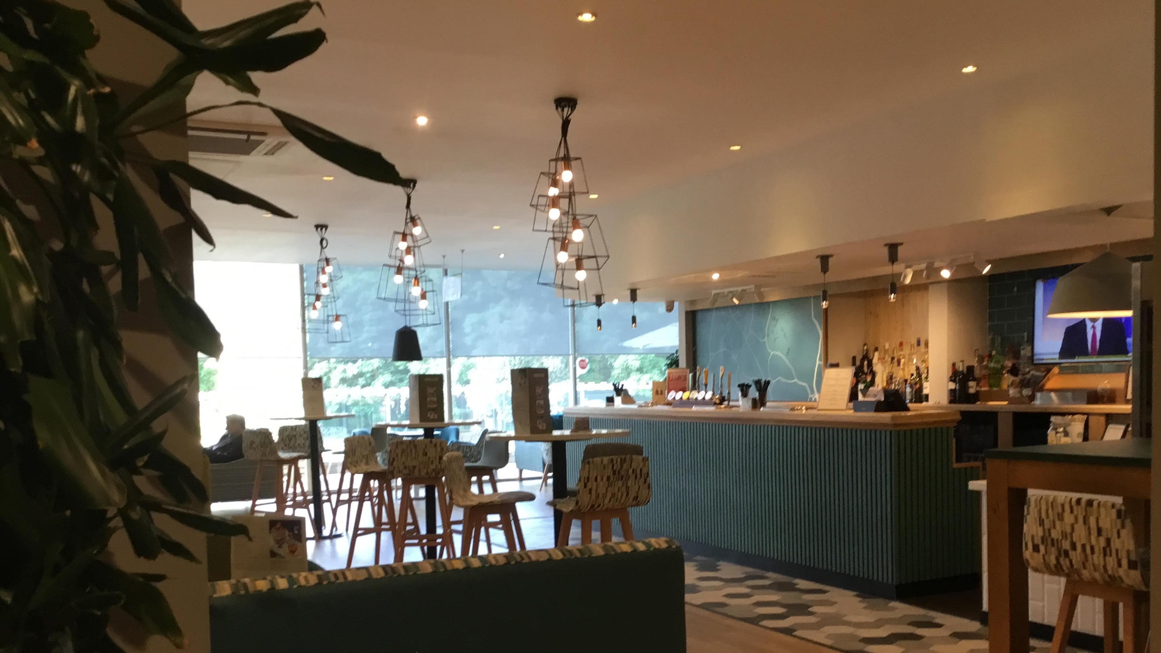 Holiday Inn Rugby-Northampton M1 Jct18 By Ihg คริก ภายนอก รูปภาพ